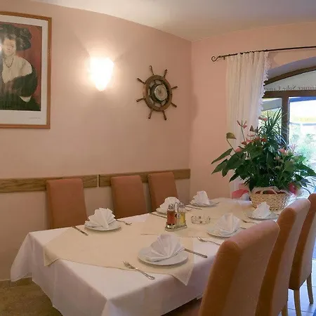 Pansion Comfort Santa Marija 3*