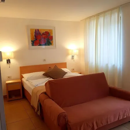 Pansion Comfort Santa Marija 3*